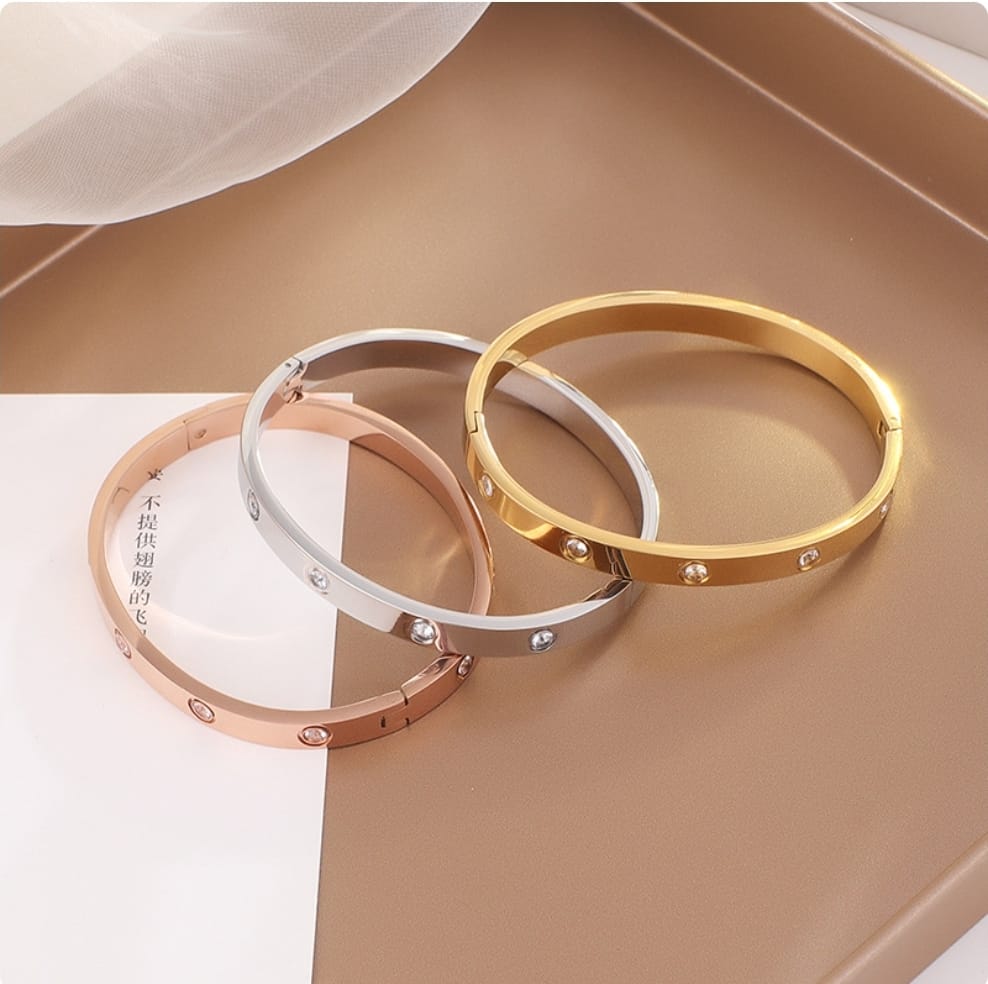 Love Bangle